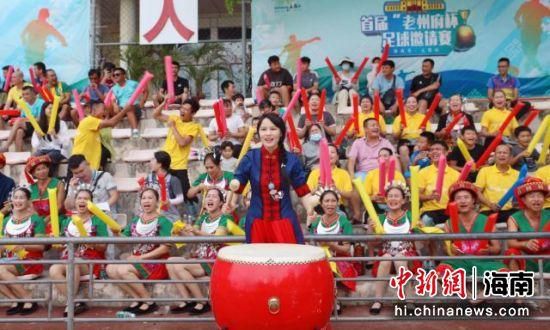 白丝美女让我捅